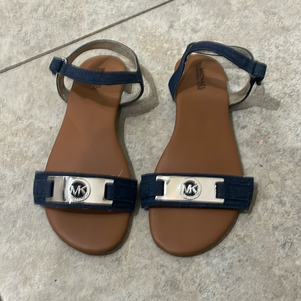 Used Michael Kors Sandals girls Size 4